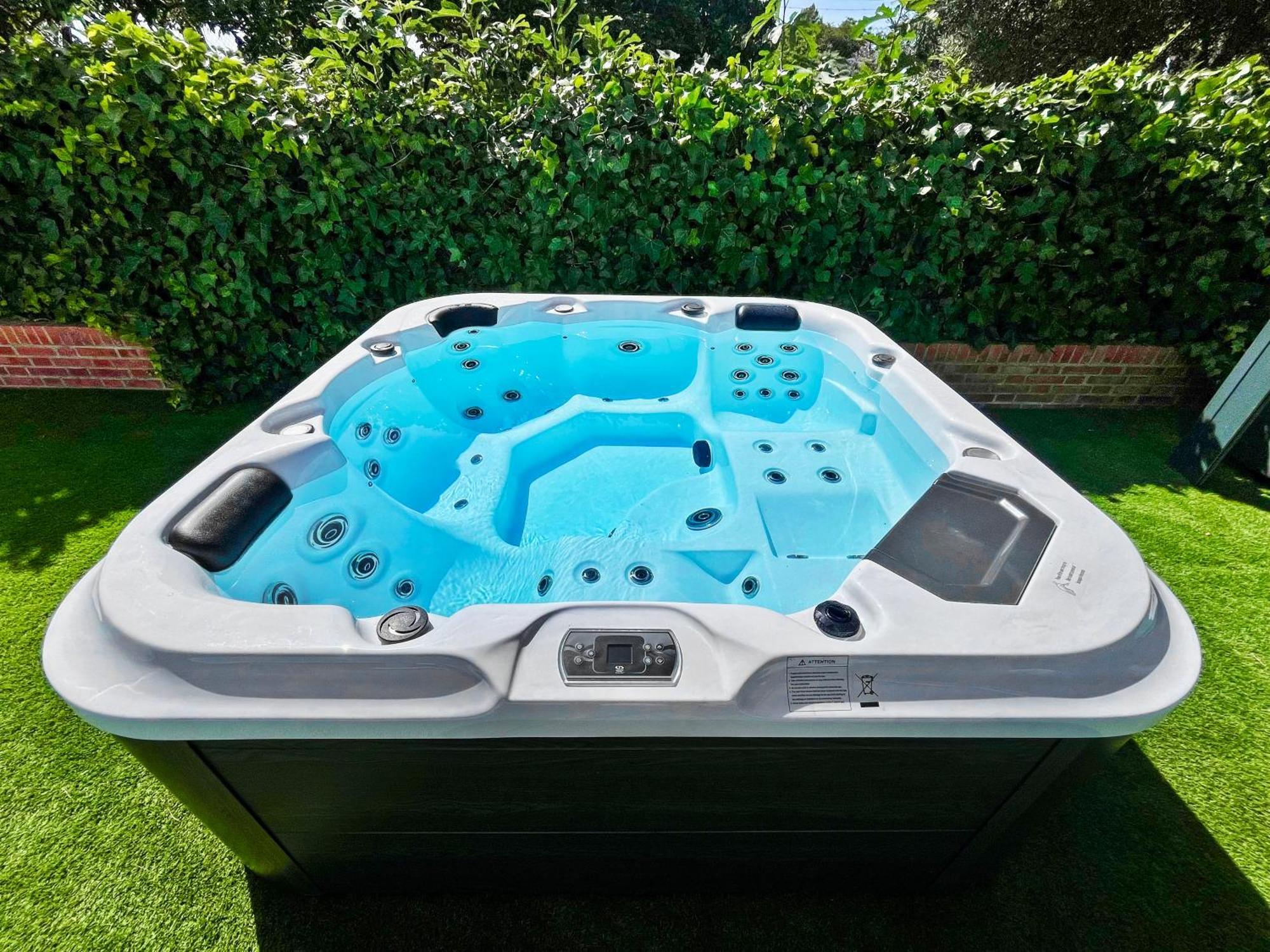 Villa San Patricio I Piscina Privada I Jacuzzi Spa I Bbq I Ps5 I Aire Acon I 3000M2 I 5Min-Centro Jerez de la Frontera Exterior photo